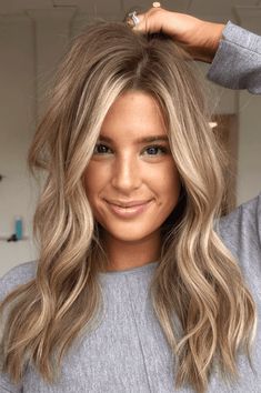 Jennifer Aniston, hair color, hairstyles Fall Blonde Inspiration, Milk And Honey Blonde Hair, Hair Color Ideas Blonde Balayage, Lauren Conrad Hair Color, Kendall Toole Hair, Dirty Blonde Fall Hair Color, Hair Color Natural Blonde, Blond Color Ideas, Blonde To Fall Hair Color