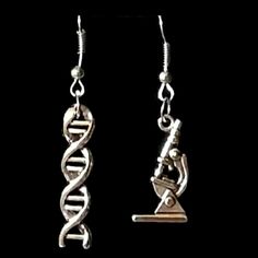 ****** Buy 2 Get 1 Free ****** In All Jewerlly Make A Bundle And Save! Plus Add Your Free Favorite! Totally Brand New Dna & Microscope Earrings With Tags! *Hypoallergenic Hooks Includes Silicon Backs *If You Like It Make An Offer All Offers All Offers Are Considered * If You Are Interested In Several Jewerlly Make A Bundle And Save! * Special Promotion All Jewerlly** **Buy 2 Get 1 Free*** **From My Store If You Have Any Questions Leave A Message Thank You So Much For Visiting My Store Dna Microscope, Science Earrings, Lab Chemistry, Nurse Earrings, Dna Earrings, Lab Science, Gear Earrings, Rectangular Earrings, Oversized Earrings