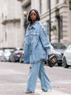 Hm Outfits, Modest Dressing, Oversized Denim Shirt, Latest Trends In Fashion, Denim Inspiration, Denim On Denim, All Jeans