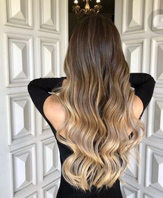 Lived In Waves Long Hair, Wavy Dark Blonde Hair, Long Blonde Wavy Hair Extensions, Bleaching Your Hair, Balayage Hair Dark, Hair Styler, Beautiful Hair Color, Blonde Hair Inspiration, Hair Stylies