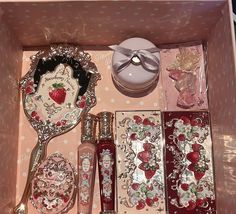 Coquette Decor, Painted Mask, Lace Makeup, Fashion Design Classes, Being A Girl, Princess Makeup, Flower Knows, Makeup Accesories, Makeup Package