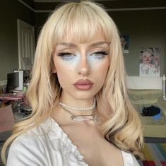 Experimental Makeup Looks, Solange Makeup, Plastic Photoshoot, Cybercore Makeup, Surreal Makeup, Swag Makeup, Face Beat, Cool Makeup Looks, Ethereal Makeup