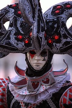 Venice Carnevale, Detailed Fashion, Venetian Costumes, Venice Carnival Costumes, Venice Mask, Venetian Carnival Masks, Mask Aesthetic, Carnival Of Venice, Venice Carnival