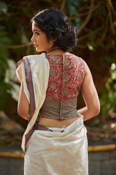 A take on the classic shirt blouse, kalamkari yoke on a green bodice and a button down back. THE KAITHARI PROJECT Handwoven, designed and tailored in Ker... डिजाइनर कपड़े, Sari Blouse Designs, Indian Saree Blouses Designs