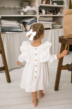 Toddler Wedding Outfit Girl, Toddler Style Girl, Toddler Flower Girl Hair, Flower Girl Outfit Ideas, Christmas Dresses For Kids, Linen Kids Clothes, Girl Toddler Outfits, Baby Girl Outfit Ideas