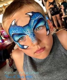 Great dragon/dino Maquillaje Halloween Infantil, Dinosaur Face Painting, Monster Face Painting, Dragon Face Painting, Painting Basics, Face Painting For Boys, Catrina Tattoo, Halloween Infantil, Face Painting Tutorials