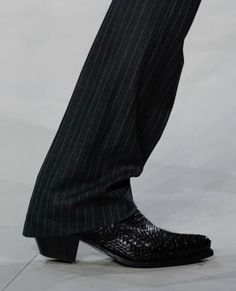 Lakme Fashion Week, Sharp Dressed Man, Trendy Sneakers, Gentleman Style, Mens Street Style, Well Dressed, Snake Skin, Boots Men, Fashion Inspo Outfits