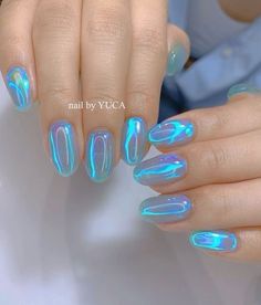 Nail Art Designs Mermaid, Mermaid Gel Nails Ideas, Aurora Gem Nails, Opalite Nails, Gel X Chrome Nails, Nails Aurora Effect, Mail Designs 2023, Mermaid Acrylic Nails, Hybrid Gel Nails