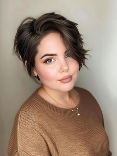 Chic Short Hairstyles for Chubby Faces Short Hair Chubby Face Plus Size, Short Hair Fat Face, Pixie Cut Chubby Face, Short Hairstyles For Chubby Faces, Hairstyles For Chubby Faces, Textured Pixie, Chubby Face, Lob Styling, Hairstyle For Chubby Face