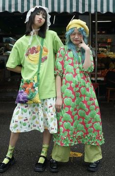 Japanese Maximalism Fashion, Colorful Baggy Outfits, Quirky Vintage Fashion, Eclectic Spring Outfits, Frog Themed Outfit, Dream Core Outfits, Maxamilist Outfits, Postmodern Fashion, Japanese Street Fashion Casual