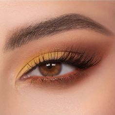 Crease Eye Makeup, Cut Crease Eye Makeup, Makeup 2023, Yellow Eye Makeup, Eye Makeup Images, Vampire Bride, Cut Crease Eye, Prom Eye Makeup