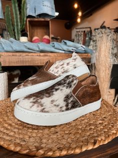 Genuine cowhide Handmade in Leon, Mexico We recommend sizing up if you're in between sizes due to no half sizes Cowhide Shoes, Liberty Black Boots, Cow Hide Shoes, Tasha Polizzi, Red Chocolate, Cowhide Bag, Western Style Outfits, Wild Rag, Vegas Baby