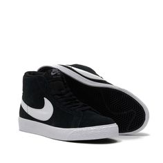 The Nike SB Zoom Blazer Mid embraces a timeless design and customizes it to cater to the preferences of today's skateboarders. Its pliable sole and plush cushioning collaborate to deliver exceptional boardfeel and superior traction. Fit can feel slightly narrow to some skaters. Nike Sb Zoom Blazer Mid, Nike Sb Zoom Blazer, Shoes Skate, Estilo Cholo, Nike Sb Zoom, Tenis Nike, Blazer Mid, Nike Blazer, Nike Sb