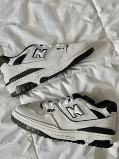 Fits With New Balance 550, New Balance Aesthetic Shoes, 550 New Balance Outfit Black Women, Aesthetic New Balance Shoes, New Balance 550 Black And White, Newbalance550 Outfit, Nee Balance Shoes, Aesthetic New Balance 550, Nb 550 Outfit