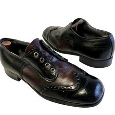 "Add me to your Favorites Seller's List Features: * Style: oxford * Decade: 1960's * Closure: Lace Up * Dress Shoe * all season * Wing Tip * Made in United States Size: Mens 9.5 Measurements Length \" from heel to toe( measured against the wall) 11.75 in / 30 cm width at widest point 4 in / 10 cm Heel 1.25 in / 3 cm Condition: Pre-Owned Good Excellent Condition! These soles rate a 9 on a scale 1-10.These shoes have been thoroughly cleaned. They are missing the laces.  Please measure your own sho Vintage Leather Wingtip Derby Shoes, Vintage Black Wingtip Leather Shoes, Vintage Leather Brogue Shoes For Semi-formal Occasions, Vintage Brogue Detailing Leather Shoes For Semi-formal Wear, Spectator Shoes, Semi-formal Brown Wingtip Derby Shoes, Us Man, Mens Oxfords, Oxford