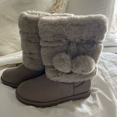 Makalu California Boots Girls Nwot Faux Fur Lined In Shaft Only. Flat Synthetic Boots For Winter, Flat Synthetic Winter Boots, Comfy Boot, Girls Boots, Kids Shoes, Faux Fur, Kids Shop, California, Shoe Boots