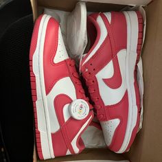 Nike Dunk Low W Jordan Rose, Pretty Sneakers, Pretty Shoes Sneakers, Cute Nike Shoes, Nikes Girl, Nike Sneakers Women, Cute Nikes, Pink Nikes, Nike Pink