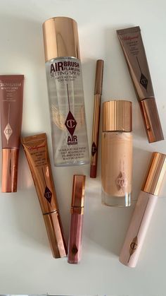 #charlottetilbury #makeup #fyp #pinterest Glamour Makeup Looks, Gym Makeup, Charlotte Tilbury Airbrush Flawless, Iphone Cases Bling, Fancy Makeup, Glamour Makeup, Makeup Items, Makeup Brands