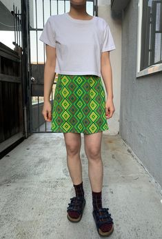 Great vintage skirt! fun patterns! 80s style! Condition: Great! No visible signs of wear or tear.  Fits like: SMALL Weist: 26'' Total length: 16 1/2" Vintage Rock, 80s Fashion, Vintage Skirt, Cool Patterns, Labour Day, Womens Skirt, Mini Skirts, Art Collection, Beauty Book