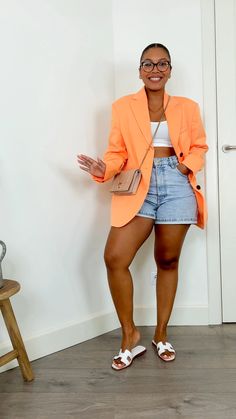 Hunter Green Womens Outfit, Chic Outfits For Short Women, Shorts With Button Down Shirt Black Women, Spring And Summer Fashion 2024, How To Style Denim Jeans Outfit Ideas, Shorts And A Shirt Outfit, Casual Hangout Outfit Summer, Summer Looks For Black Women, Park Bbq Outfit Ideas