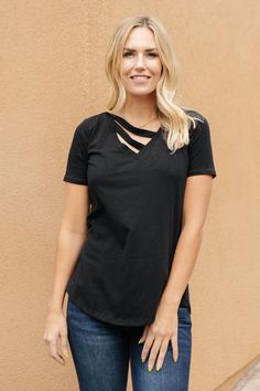 Side Strap Tee in Black Structured Jacket, Basic Needs, Chambray Dress, Plus Size Womens Clothing, Basic Tee, Trendy Plus Size, Festival Outfits