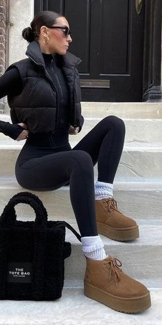 Modele Fitness, Look Legging, Black Leggings Outfit, Leggings Outfits, Skandinavian Fashion, Winter Fashion Outfits Casual, Legging Outfits