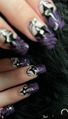 Goth Grunge Nails, Nail Art 2000s, Nail Ideas Alt, Nail Designs 2000s, Neutral Colour Nails, Ptv Nails, Mall Goth Nails, Soft Goth Nails, Y2k Purple Nails