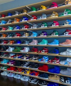 Purchase shoes pallets online 80 pairs  WhatsApp: +1 (850) 312-3363 #sneakers #design #fashion Nike Blazer Outfit, Jordan Shoes Wallpaper, Sneaker Closet, Shoes Wallpaper, Stile Hijab, Nike Shoes Air Force, Trendy Shoes Sneakers, Nike Shoes Girls, Jordan Shoes Girls