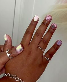 Short Charm Nails, Nails Charms, Teen Nails, Junk Nails, Cute Simple Nails, Colored Acrylic Nails, Girly Acrylic Nails, French Tip Acrylic Nails, Cute Acrylic Nail Designs