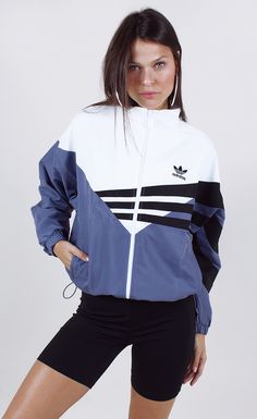 Look Hip Hop, Adidas Track Top, Looks Adidas, Adidas Outfit Women, Raincoat Outfit, Tracksuit Outfit, Chic Fall Outfits, Adidas Fashion