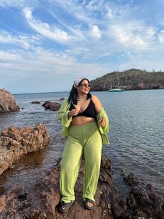 Cancun Outfits Plus Size Beach, Plus Size Outfits Vacations, Midsize Vacation, Outfit Playa Gorditas, Beach Trip Outfits Plus Size, Cancun Outfits Vacation Plus Size, Hawaii Plus Size Outfits, Plus Size Beach Aesthetic, Outfit Playa Curvy