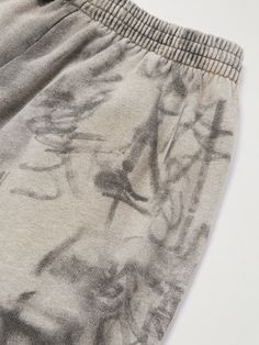 The nonchalant dress codes of artistic graffers and street skaters serve as inspiration for Balenciaga's sweatpants. They're cut for a wide-leg fit from soft fleece-back cotton-jersey that's gently distressed and printed with graffiti-inspired artwork. Style yours with the matching hoodie and the house's footwear. Street Skater, Balenciaga Clothing, Sweatpants For Men, Sweat Pants, Mens Sweatpants, Mr Porter, Dress Codes, S Models, Flare Pants