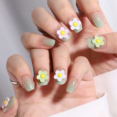 Discover vibrant summer nail designs! Click the link above for endless inspiration and make your nails shine this season! #SummerNails #NailArt 🥜 Nail Glue Remover, Light Colored Nails, Colored Nail Tips, Glitter Highlight, Nail Forms, Trendy Nail Design, Get Nails, Beach Nails