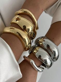 1pc Exaggerated Solid Geometric Design Bracelet Gold,Silver Fashionable   Zinc Alloy     Women Fashion Jewelry, size features are:Bust: ,Length: ,Sleeve Length: Stile Punk Rock, Look Hip Hop, Chunky Cuff Bracelet, Chunky Gold Bracelet, Metal Bangles, Bracelets Vintage, Bracelets Men, Wrist Accessories, Women Bracelets