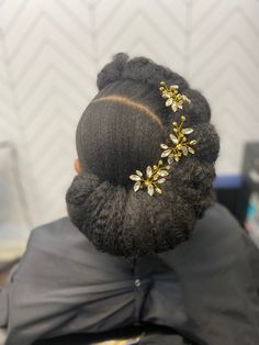 High Bun Bridal Hair Black Women, Wedding Hair 4c, Natural Wedding Updo, Natural Hair Wedding Styles Black, Afro Bridal Hairstyles, Natural Hair Updo Wedding, Afro Wedding Hairstyles, Natural Hair Wedding