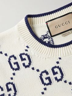 This sweater is jacquard-knitted in Gucci's signature 'GG' motif, which was created for founder Guccio Gucci in the 1930s. It's been made in Italy from cotton and tipped along the ribbed trims to match the pattern. Chanel Jeans, Balenciaga Shirt, Gucci Collection, Gucci Sweater, Guccio Gucci, Gucci Outfits, Logo Knit, Sweater For Men, Cool Outfits For Men