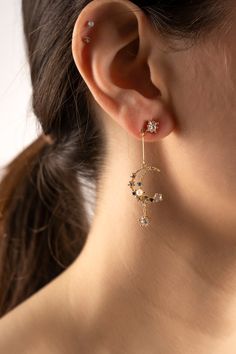 Moon Minimalist, Star Earring, Crystal Moon, Moon And Star Earrings, Jewelry Cute, White Stones, Profile Header, Celestial Jewelry, Moon And Star