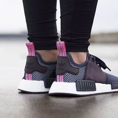 Adidas Shoes Women Sneakers, Adidas Women Shoes, Shoes For Woman, Free Runs, Adidas Shoes Women, Women's Street Style, Nike Free Shoes, Nike Shoes Outlet, Men's Outfits