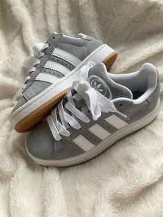 Adidas Campus Shoes, Pretty Sneakers, Trendy Shoes Sneakers, Basket Style, Preppy Shoes, Pretty Shoes Sneakers, Shoe Wishlist, Adidas Shoes Women, Cute Nike Shoes