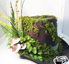 Forest top hat Mardi Gras Hat, Diy Fleur, Fair Outfits, Fairy Clothes, Hat Ideas, Diy Hat, Witch Costume, Fantasy Costumes, Fairy Costume