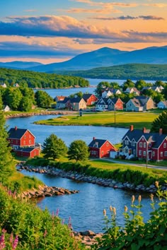 &#8220;Discover Waterville, Maine: Art, Nature, History, and Craft Beer 🎨🌿🏰🍺&#8221; Usa Painting, Maine Aesthetic, Waterville Maine, New England Usa, England Aesthetic, Scenic Nature, Nature Trails, Maine Usa