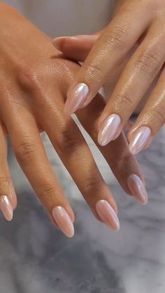 Bridal Oval Nails, Wedding Nails Short Almond, Nails For Work Professional, Baptism Nails, European Nails Trends, Pink Chrome Nails, February Nails, Makijaż Smokey Eye