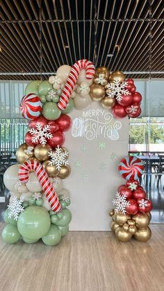 Christmas Decoration Balloons, Christmas Decor Ideas For Event, Christmas Wedding Balloon Arch, Christmas Show Decorations, Christmas Ballon Arc, Santa Baby Balloon Arch, Christmas Balloon Hoop, Christmas Balloon Arch Backdrop