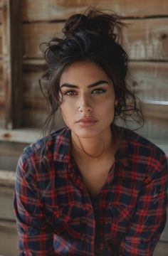 Long Dark Hair Green Eyes, Brown Eyed Women, Wild Woman Hair, Beautiful Straight Hair, Hispanic Woman Aesthetic, French Women Aesthetic, Female Portrait Photoshoot, Fun Updos, Easy Hairstyles For Women