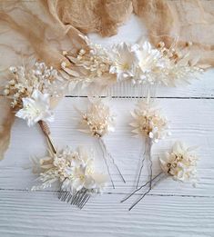 This Wedding hair comb white dread flowers , of artificial flowers and preserved flowers This a beautiful and delicate hair accessory for brides and a nice gift to the bridesmaids On the wedding day, every bride wants to look fantastic. This flower hair piece , will be a magical addition to your look on your happiest day. This will emphasize the ease of your image. The comb is very conveniently attached to the hair and fits in with any hairstyle. -Colors- white, ivory - Unique handmade White Buttonhole, Hair Flowers Wedding, White Dreads, Flower Hair Piece, Flower Hair Pins, Flower Hair Pieces, Rustic Flower, Flower Hair Comb, Bride Hair Accessories