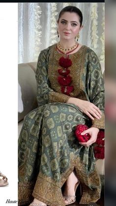 Atif Aslam Wife, Sewing Styles, Black Bridal Dresses, Simple Long Dress, Design Kurti, Celebrity Inspired Outfits, Red Bridal Dress, Easy Dress Sewing Patterns, Fashionable Saree Blouse Designs