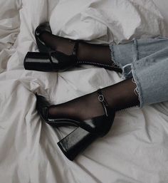 Mode Ulzzang, Dr Shoes, Ankle Strap Block Heel, Shoe Inspo, Aesthetic Shoes, Mode Inspo, 가을 패션, Pretty Shoes, Dream Shoes