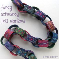 an image of a dog's collar made out of ribbon and fabric with the words fancy schmanacy felt garden on it