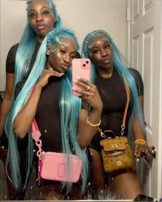 Colored Wig Styles For Black Women, Straight Wig With Fishtail Braid, Summer Wig Colors, Matching Wigs With Bestie, Exotic Wig Colors, Summer Wigs Black Women, Lace Front Wigs For Black Women Style, Baddie Wig Hairstyles, Colored Wigs On Dark Skin