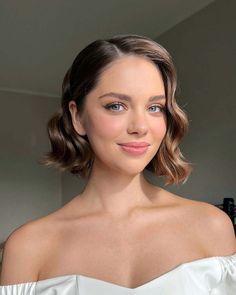 Bob Wedding Hairstyles: 30 Looks For 2024 [Guide & FAQs] Bob Wedding Hairstyles, Formal Hairstyles For Short Hair, Guest Hair, Bridesmaid Hair Makeup, Short Wedding Hair, Bridal Hair And Makeup, Formal Hairstyles, Wedding Hair And Makeup